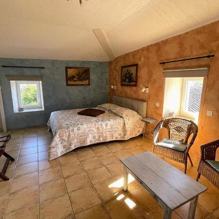 Le Manoir Du Raveyron Hotell Vallon-Pont-dʼArc Eksteriør bilde