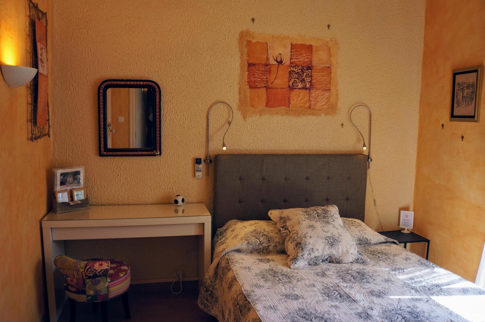 Le Manoir Du Raveyron Hotell Vallon-Pont-dʼArc Eksteriør bilde