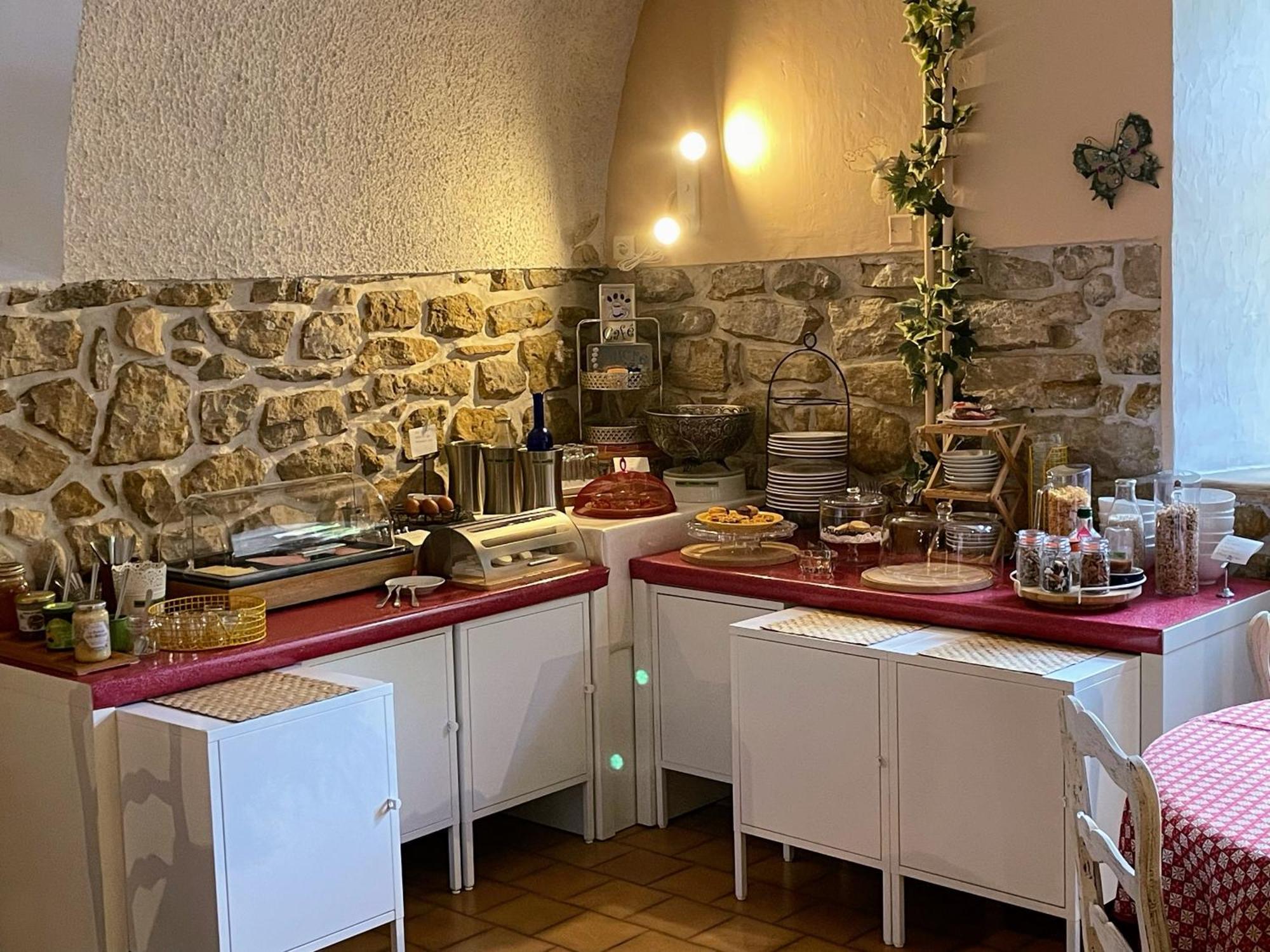 Le Manoir Du Raveyron Hotell Vallon-Pont-dʼArc Eksteriør bilde