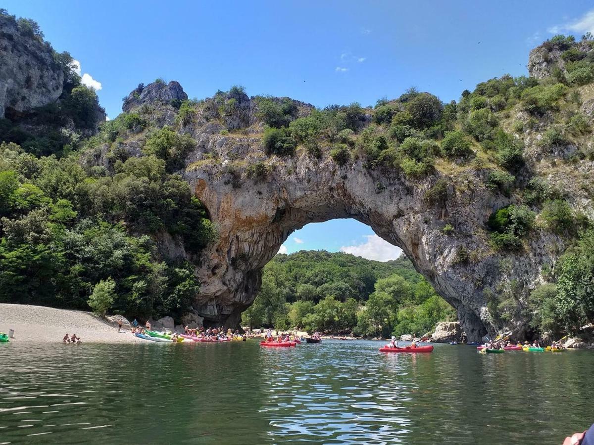 Le Manoir Du Raveyron Hotell Vallon-Pont-dʼArc Eksteriør bilde